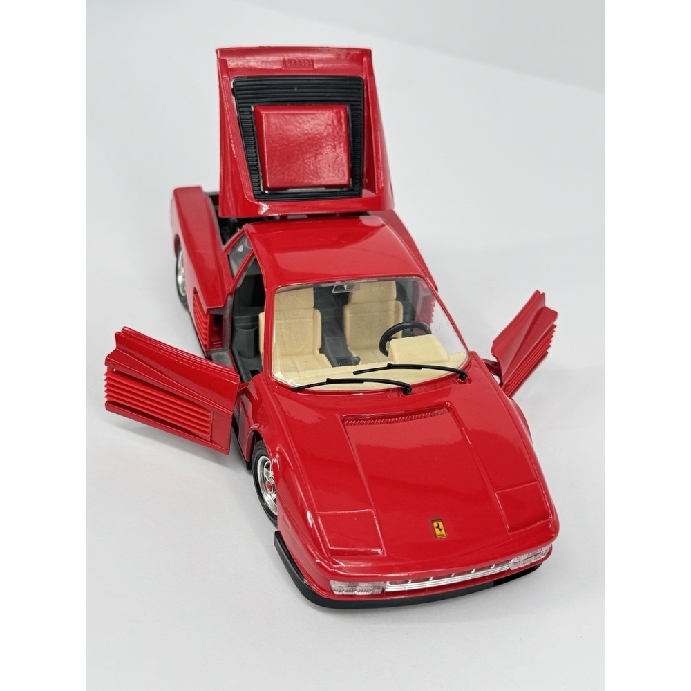 Ferrari Testarossa Diecast Model Car Red 1:18 Scale Opening Doors Engine Detail